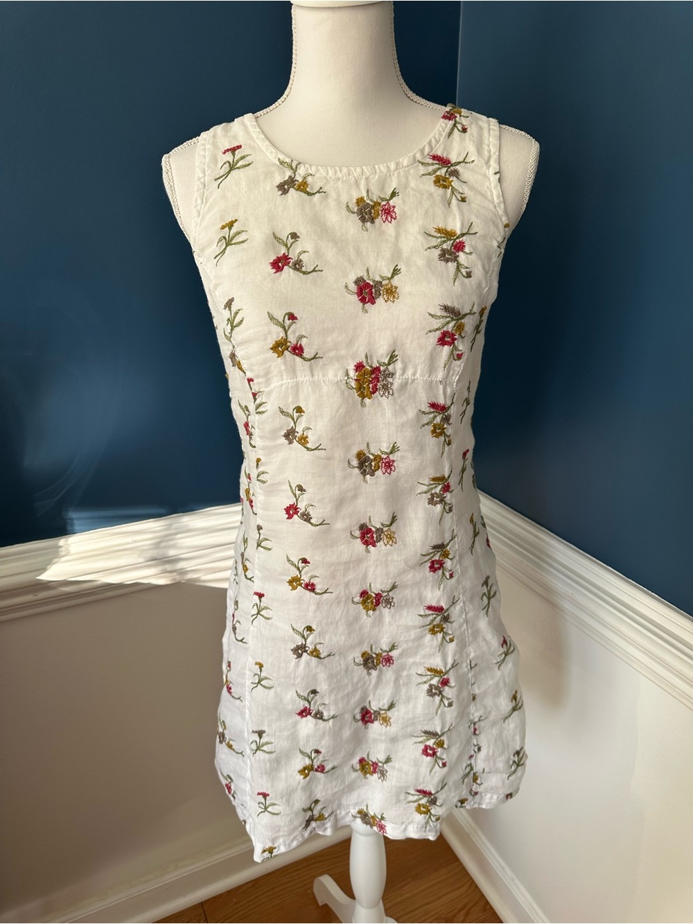 Johnny Was Collection White Linen Embroidered Floral Mini Dress Size Small